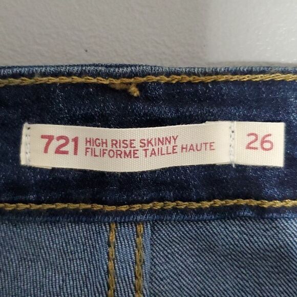 LEVI'S 721 dark wash 26x29 high rise skinny jeans - Picture 6 of 8